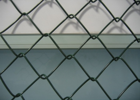 Green Metal Chain Link Mesh Fence Anti Corrosive High Strength Size Customized