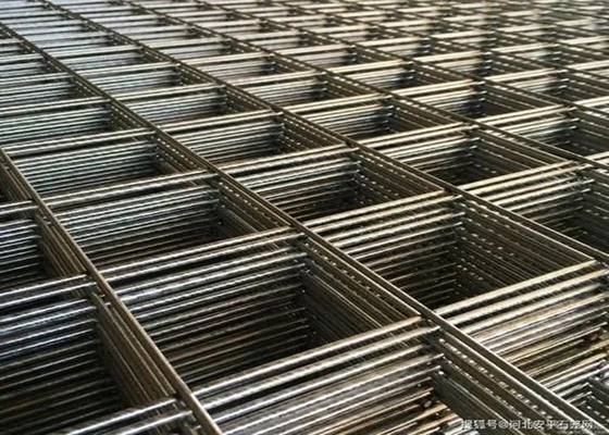 Low Carbon Steel Wire Mesh Panels , 2-6m Length Welded Steel Fence Panels