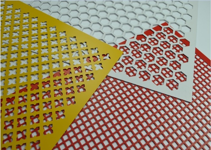 Decorative Perforated Metal Mesh Sheets 1m / 1.22m Width For Space Dividers