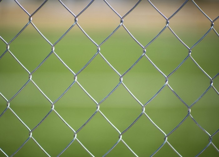2.0-4.8mm Chain Link Wire Mesh Fence Metal Material For Security Protection